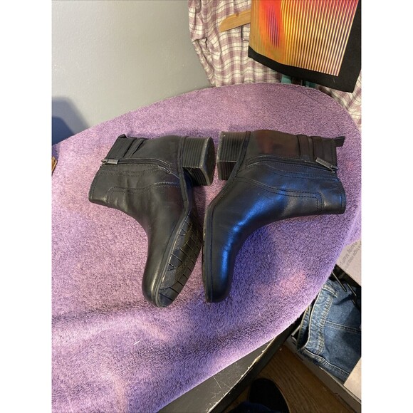 Bandolino Women's Black Leather 2” Heels Pump Zipper‎ Up Ankle Boots 9M - Picture 8 of 10